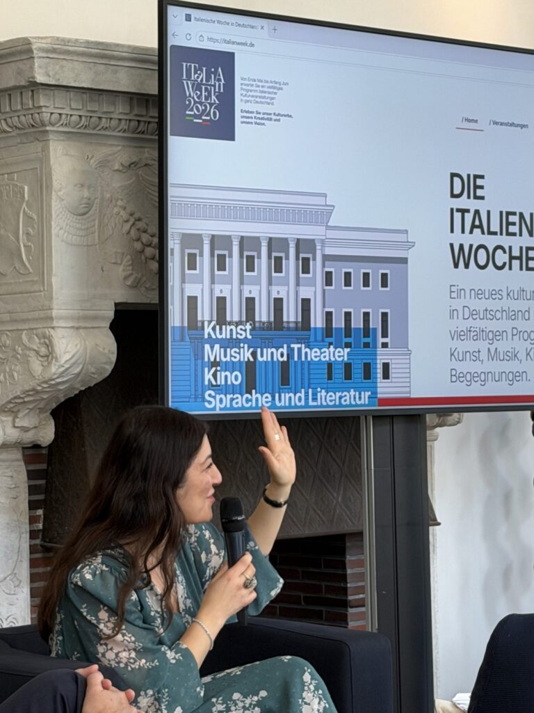 Il sito italianweek.de proiettato durante la presentazione a Berlino